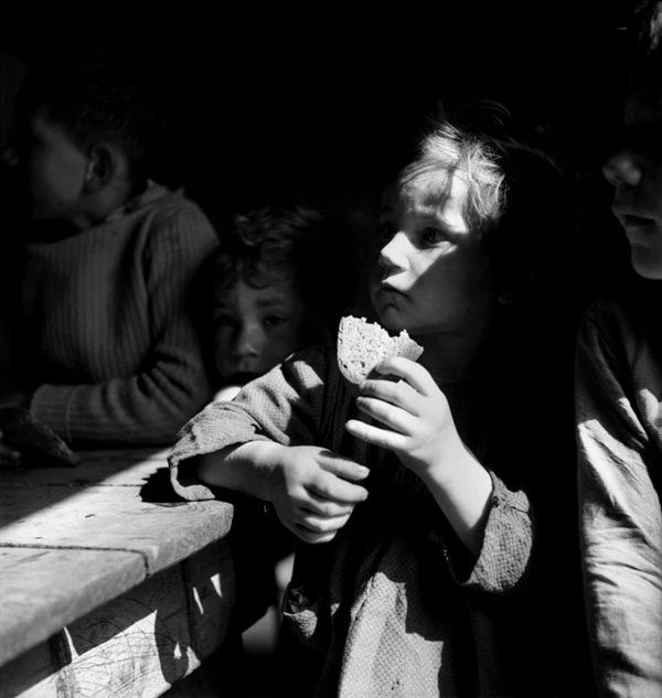 david seymour摄影作品：战争的孩子